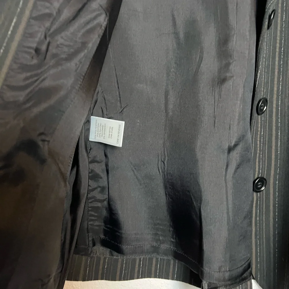 NWT BCBG Maxazria Pinstripe Women's 4 Button Blazer Mahogany Size Medium